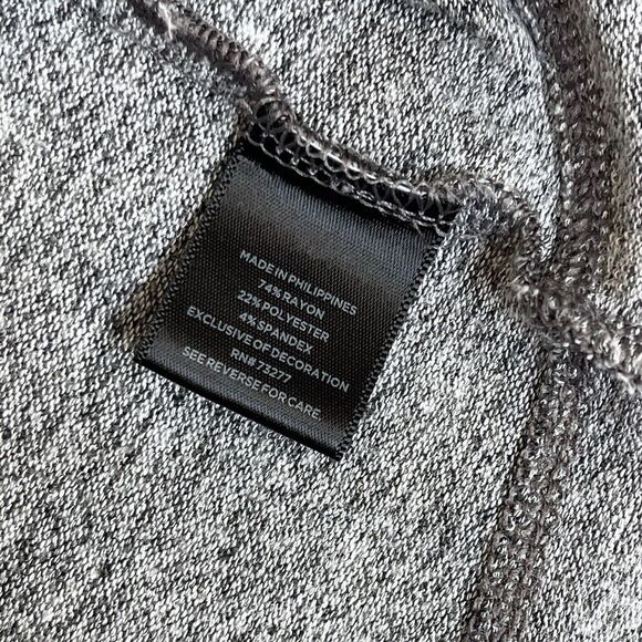 Simply Vera Wang Shirt Women's Size XS Black Grey Grunge Witchy Dark Feminine‎ - Picture 5 of 6